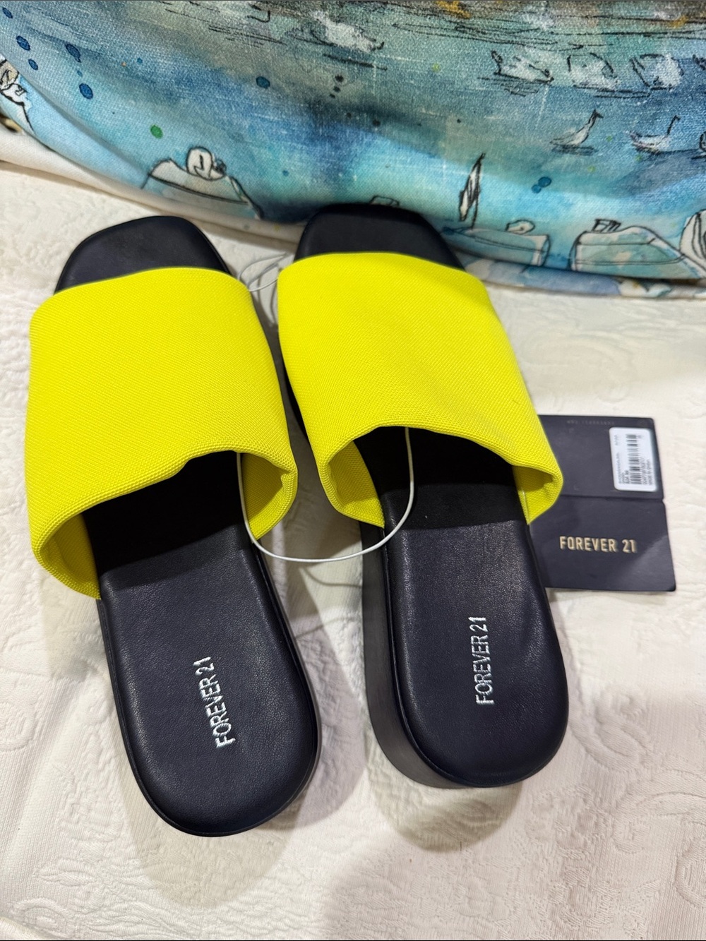 Forever 21 Neon Yellow Slide Mules size 8 new with tag comes with gift - Picture 2 of 16